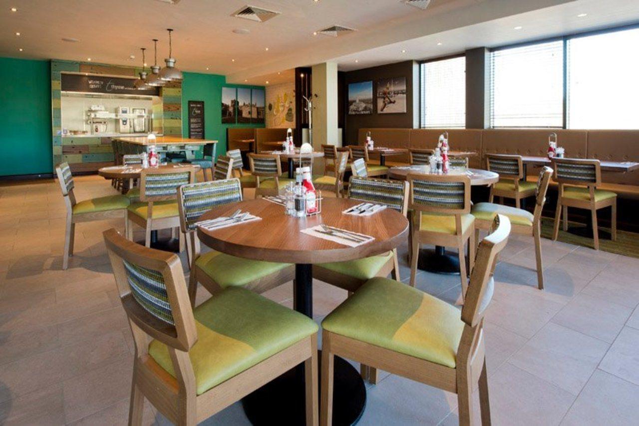 Premier Inn Holyhead Bagian luar foto